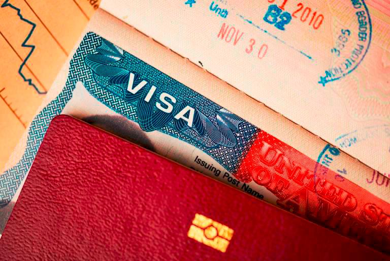 El programa de migración estadounidense otorgará visas para familiares de personas ya residentes en ese país. Foto: Getty. 