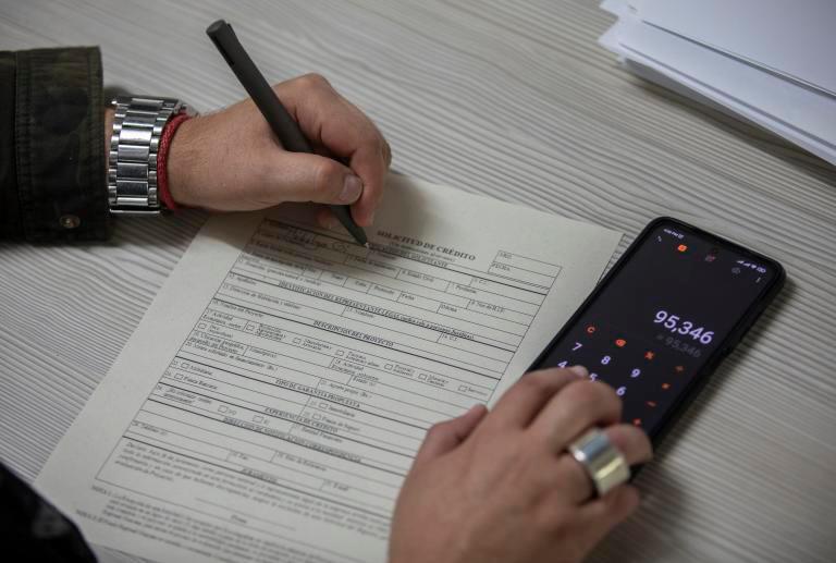 El recargo por trabajar domingos pasará del 75 % al 100 % en 2027, según lo establece la reforma laboral. FOTO: EL COLOMBIANO