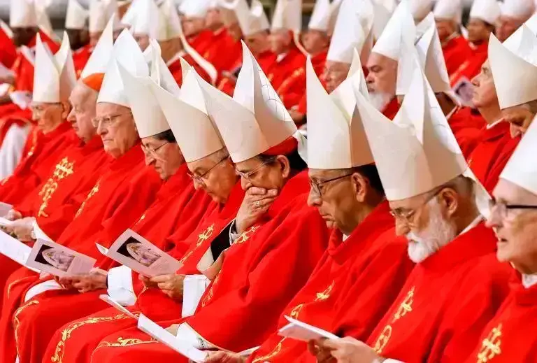 Los cardenales no podrán revelar lo que suceda en el cónclave, según una norma eclesiástica. FOTO: GETTY
