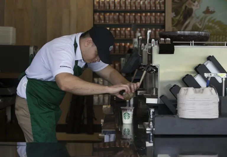 <span class="mln_uppercase_mln">Starbucks</span><b><span class="mln_uppercase_mln"> lanzó un nuevo sistema de puntos que premia a sus clientes frecuentes en Colombia. Foto: Donaldo Zuluaga Velilla</span></b>