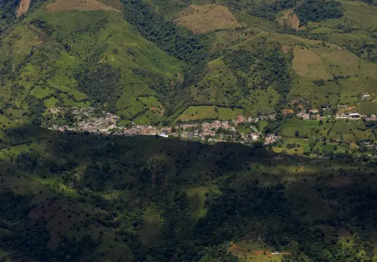 La Gobernación de Antioquia mantiene presencia permanente en Briceño con acciones integrales. FOTO: Camilo Suárez Echeverry