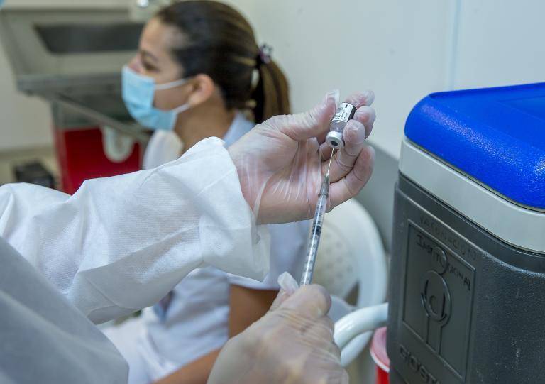 Al año, hay cerca de 290.000 hospitalizaciones de personas mayores en Antioquia producto de infecciones por neumococo. FOTO Juan Antonio Sánchez.