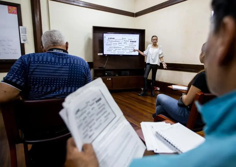 El programa comenzó en octubre de 2025 en 10 bibliotecas. Este año proyecta llegar a 24 sedes y beneficiar a más de 15.000 personas. Foto: Julio César Herrera Echeverri.