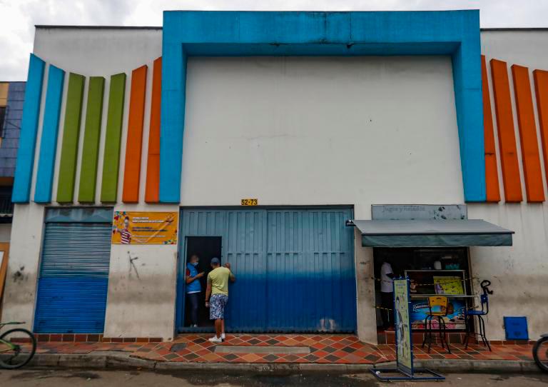 Fachada del nuevo Buen Comienzo, donde funciona una iglesia cristiana. Foto: Manuel Saldarriaga. 
