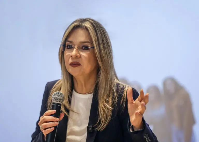 La exdirectora de Semana, Vicky Dávila, es precandidata presidencial con el movimiento “Valientes”. FOTO: Colprensa 