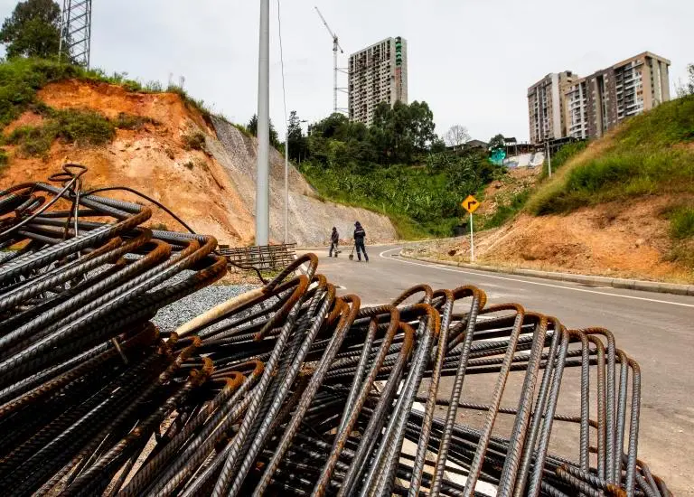 La Cámara Colombiana de la Infraestructura alertó sobre el bajo ritmo de ejecución del sector. FOTO: JULIO CÉSAR HERRERA