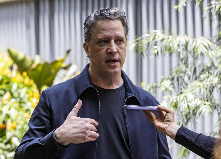 Además de experto en inteligencia artificial, Andrew Mayne ha sido mago, escritor de suspenso y creador de documentales para televisión. Foto: Andrés Camilo Suárez Echeverry.