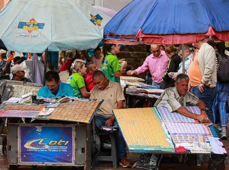 La informalidad laboral aumenta con la edad, el reto es crear vacantes formales para el talento senior. FOTO: Manuel Saldarriaga