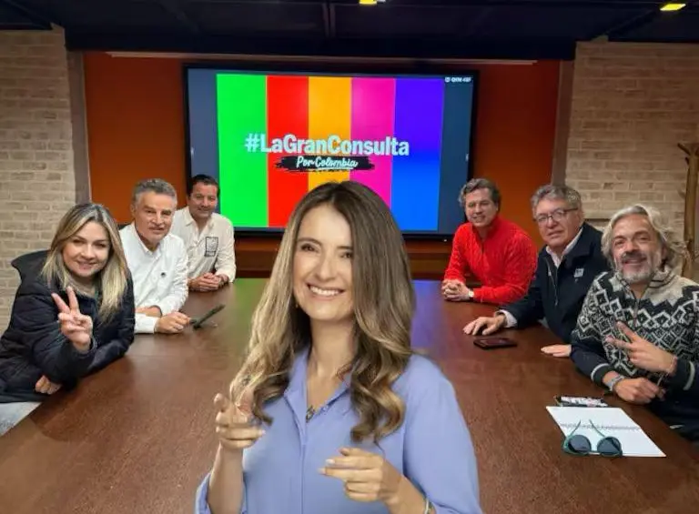 En la consulta, además de Valencia, participarán Mauricio Cárdenas, Vicky Dávila, David Luna, Juan Daniel Oviedo, Aníbal Gaviria y Daniel Palacios. FOTO: ARCHIVO PARTICULAR