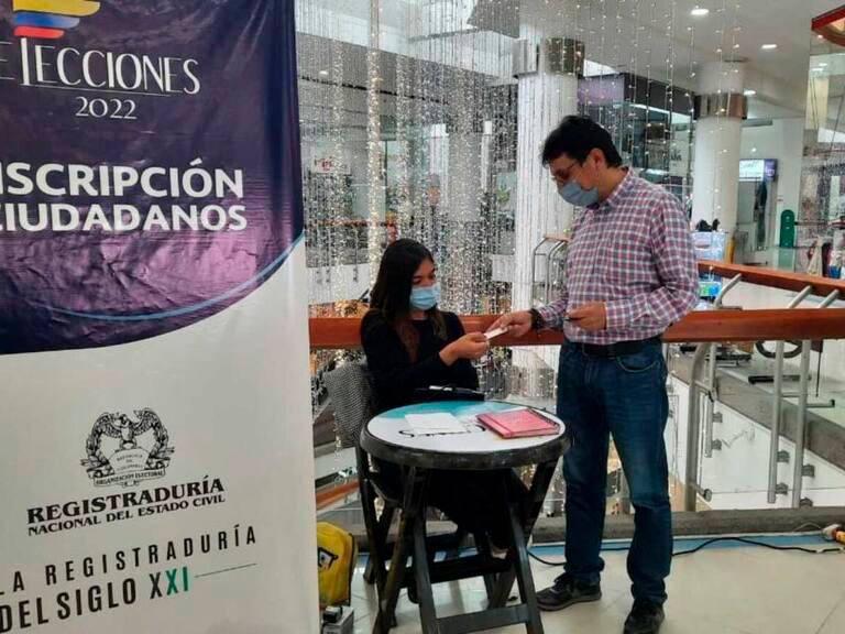 Medellín habilitó puntos de atención en sus principales centros comerciales. FOTO: CORTESÍA REGISTRADURÍA
