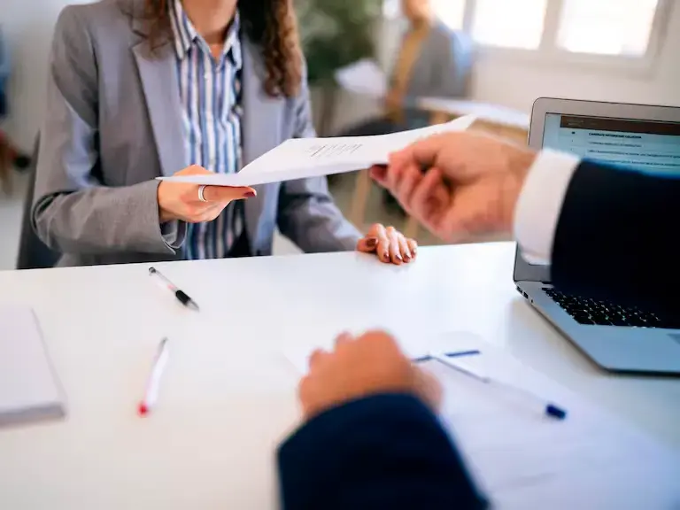 LCN Idiomas fortalece su equipo en Medellín con nuevas vacantes en Administración y Ventas. FOTO: GETTY