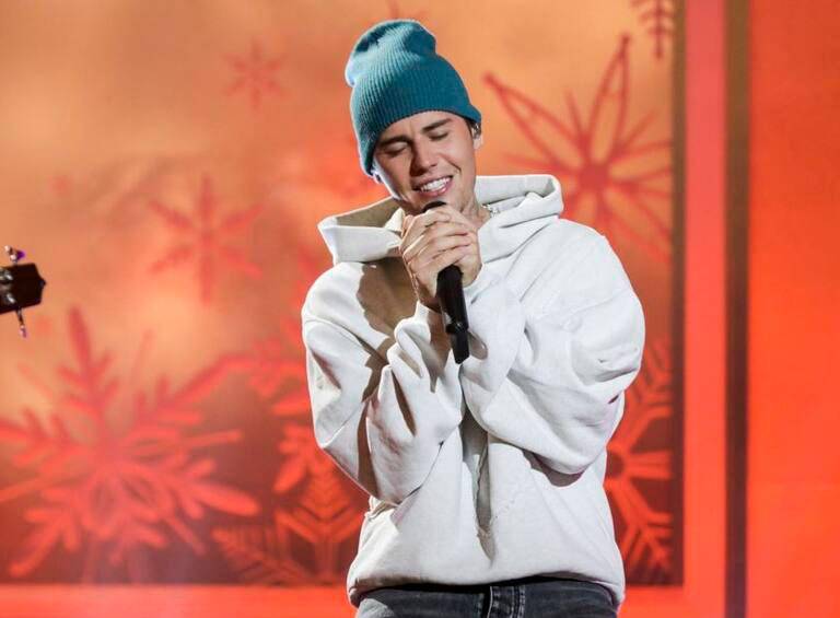 Justin Bieber alcanzó la fama a mediados de los dos mil diez. Es un artista cuya celebridad procede de la internet. FOTO: Getty