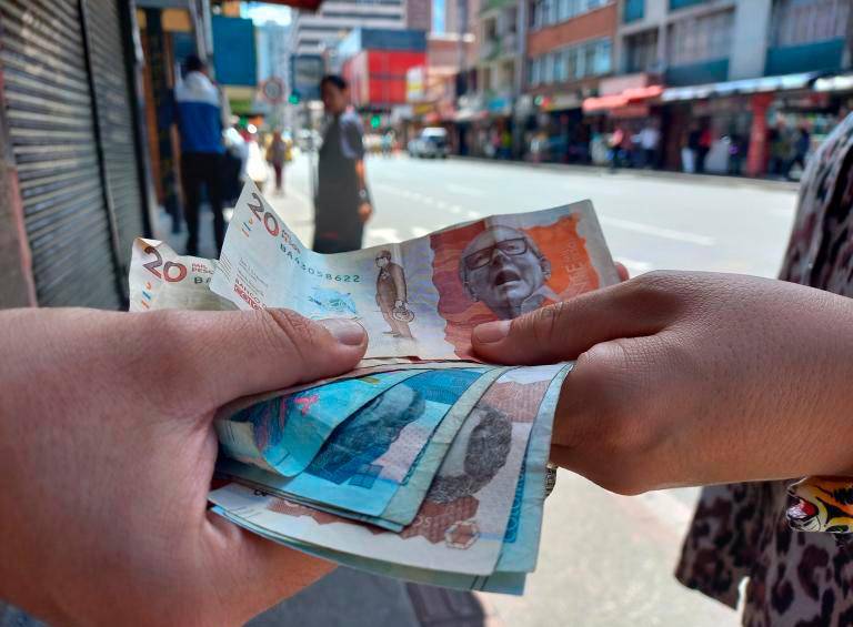 La jornada laboral en Colombia bajará a 42 horas semanales desde julio de 2026. FOTO: EL COLOMBIANO 