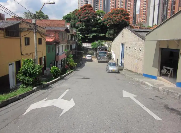 Dos barrios de Medellín quedarán sin luz este Domingo de Ramos por obras del Metro de la 80