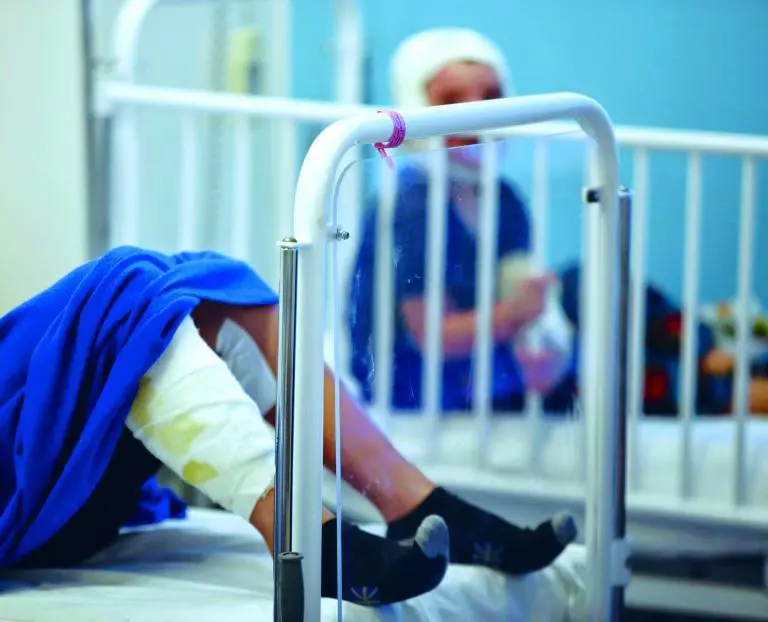 Entre los lesionados hay niños de 1 año hasta los 13 años, algunos con quemaduras de segundo y tercer grado, fracturas e incluso amputaciones de dedos. Foto: COLPRENSA