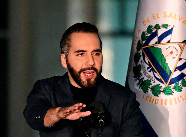 Nayib Bukele aseguró que cerca de la mitad de los 10.629 colaboradores ocasionales identificados podría acceder al programa Cero Ocio, que ofrece beneficios penitenciarios a cambio de trabajo en obras públicas. FOTO: GETTY