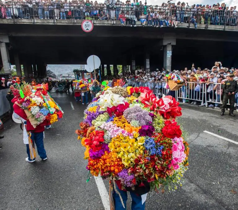La Feria de las Flores impulsa cada año miles de empleos temporales en sectores como gastronomía, comercio y servicios. FOTO: SNEYDER GUTIÉRREZ