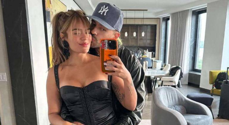 Karol G y Feid, pareja desde 2021, no han vuelto a aparecer juntos en redes ni en eventos públicos, hecho que ha reavivado los rumores de una posible ruptura. FOTO redes sociales