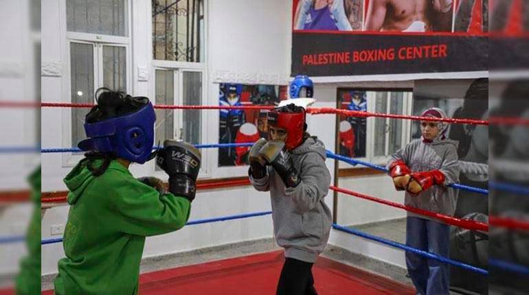 Niñas palestinas entrenan a diario en dicho club en Gaza. FOTO EFE