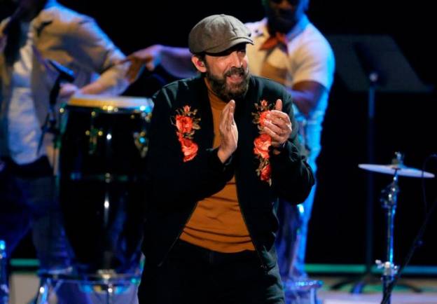 El cantante dominicano es uno de los rostros más carismáticos de la música en español de los últimos años. FOTO: Getty