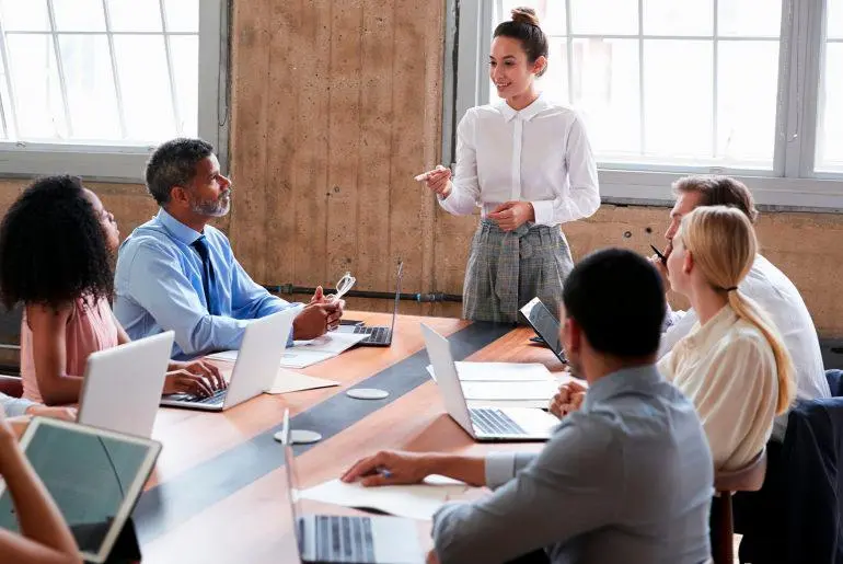 Liderar un equipo heredado implica equilibrar confianza y cambios estratégicos. FOTO: GETTY