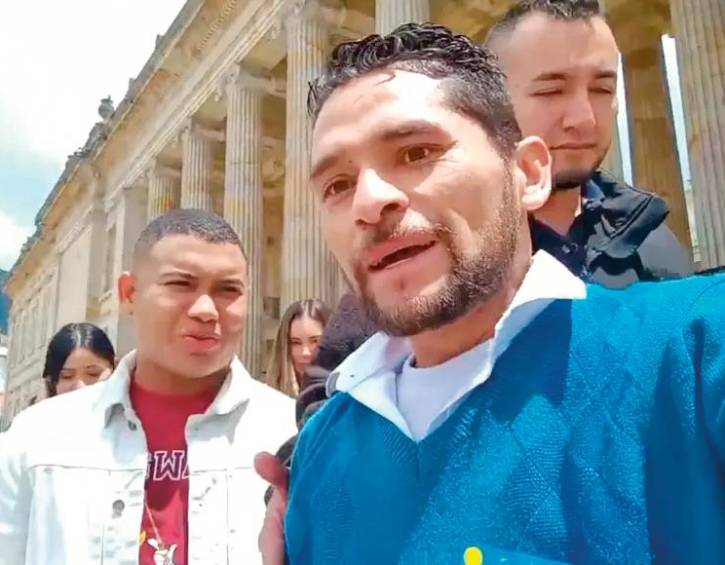 El representante anunció que llevará ante la justicia el video que el activista Milton Fabiani grabó mientras lo insultaba. FOTO CAPTURA DE VIDEO