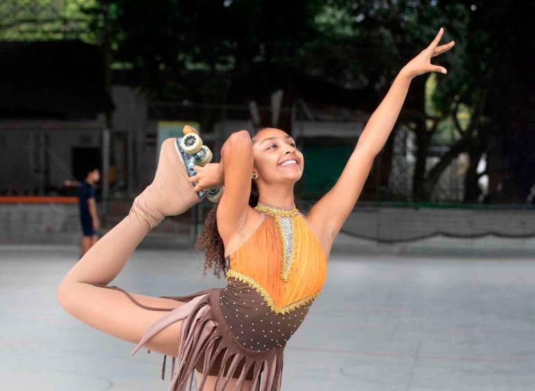 Isabela Amaya Múnera, durante uno de sus entrenamientos en la pista de la Liga en Medellín, antes de viajar a Italia. FOTO Esneyder Gutiérrez
