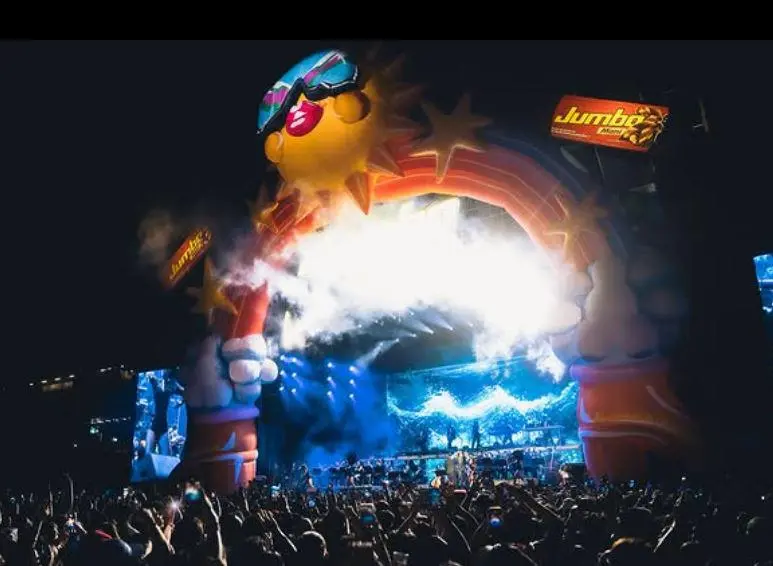 La Solar 2026, festival musical realizado en Medellín el 2 de mayo, terminó con una ola de críticas por retrasos, fallas técnicas y artistas que no pudieron presentarse. FOTO Instagram.com/lasolarfestival
