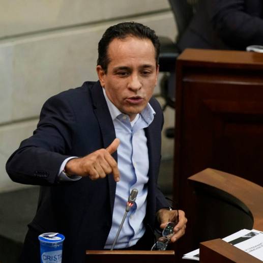 Alexánder López asumió la presidencia del Senado. Como miembro del Polo Democrático, integra la coalición del Pacto Histórico. FOTO<b><span class="mln_uppercase_mln"> Colprensa</span></b>