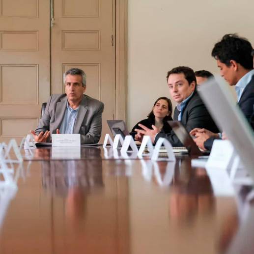 Velasco se refirió al proyecto de sometimiento a la justicia y aseguró que no se descarta que sea una reforma a la Ley de Justicia y Paz: “No se ha definido claramente si es un proyecto nuevo o es de alguna manera una modernización de la Ley de Justicia y Paz”. FOTO: MININTERIOR