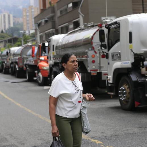 Carotanques de EPM para surtir de agua a los habitantes de Medellín. Foto: archivo Esneyder Gutiérrez