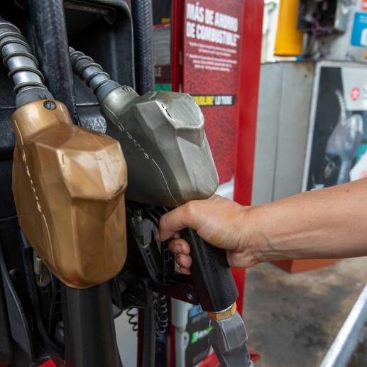 El precio promedio del galón de corriente en el país seguirá en $13.964. FOTO: EDWIN BUSTAMANTE