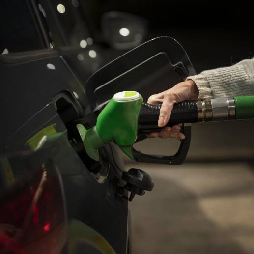 Para ahorrar gasolina se debe manejar de manera eficiente. FOTO: Freepik