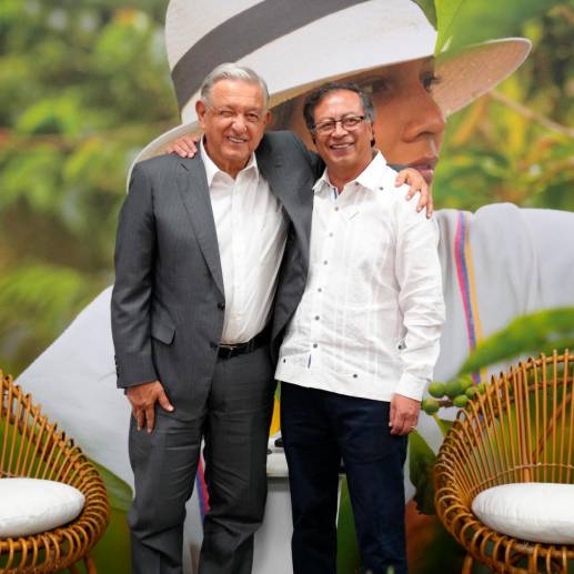 El presidente de México, Andrés Manuel López Obrador, visita el país en el marco de la Conferencia Latinoamericana y del Caribe sobre Drogas, en Cali. FOTO: Presidencia.