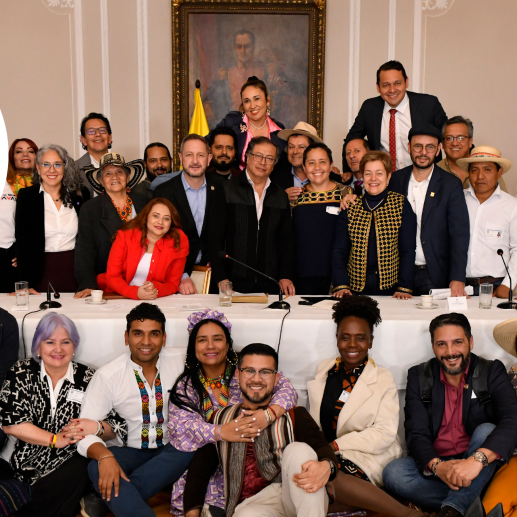 El pago a Sadi (a la que está vinculada el piloto) por parte de las cuentas de los senadores se habría hecho desde la gerencia de la campaña a través de un “prorrateo”, una práctica para repartir proporcional un gasto entre varios. FOTO: PRESIDENCIA/ARCHIVO PARTICULAR 