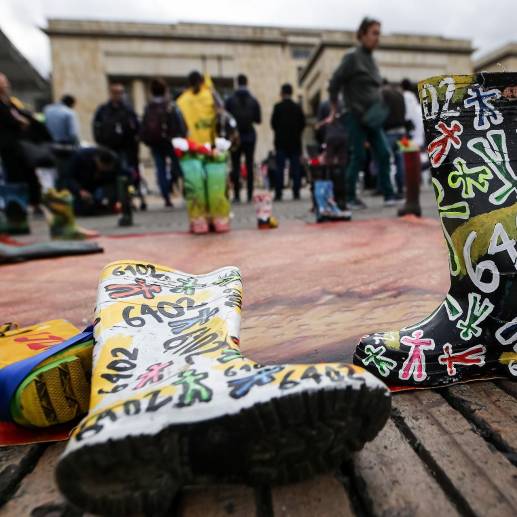BOGOTÁ, 29 de agosto de 2023.- Por medio de algunas actividades y una exposición fotográfica, familiares y algunas entidades conmemoraron el Día Internacional de las Víctimas de Desaparición Forzada. (Colprensa-John Paz).