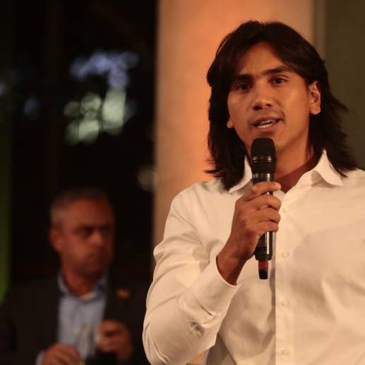 El candidato Albert Corredor negó que su campaña ha presionado contratistas de la Secretaría de Educación para apoyarlo. FOTO: EL COLOMBIANO