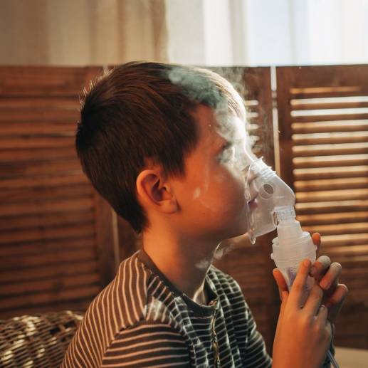 Las enfermedades agudas respiratorias son más frecuentes en niños. De acuerdo con el Instituto Nacional de Salud hasta el mes de agosto se registraron 328 muertes probables por infecciones respiratorias en niños menores de cinco años. FOTO: GETTY