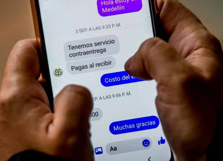 Las estafas se están dando por redes sociales y chats de WhatsApp. Foto: Carlos Velásquez 