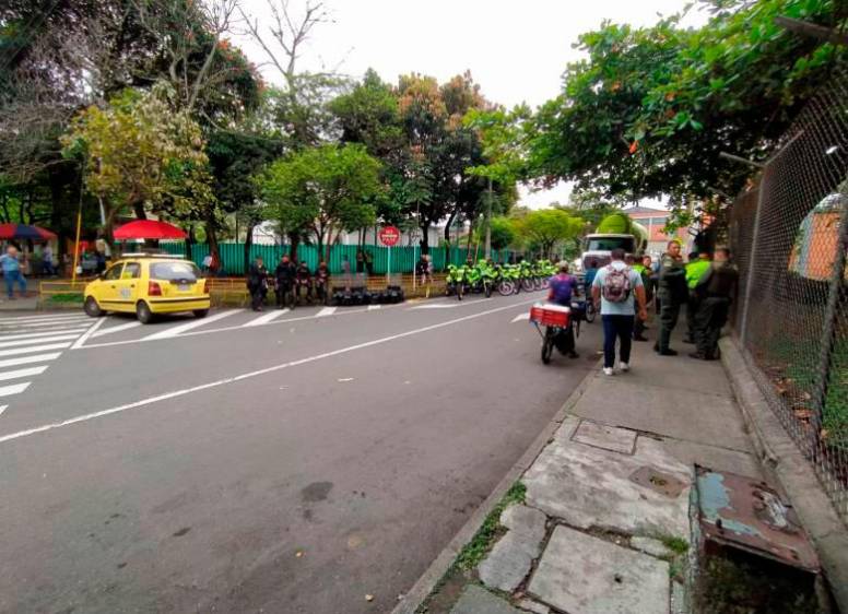 El Esmad y más de 600 policías hacen presencia en las calles de Medellín.