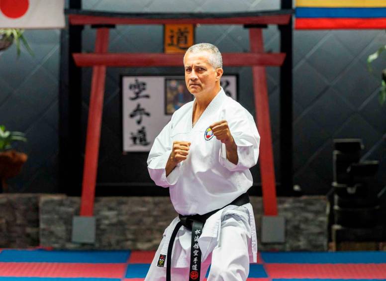 En sensei Barlaam Pizarro, fundador del Instituto Colombiano de Karate Tradicional (ICKT), entidad que realizará el Campeonato Nacional este domingo en la Universidad de Medellín. FOTO CAMILO SUÁREZ