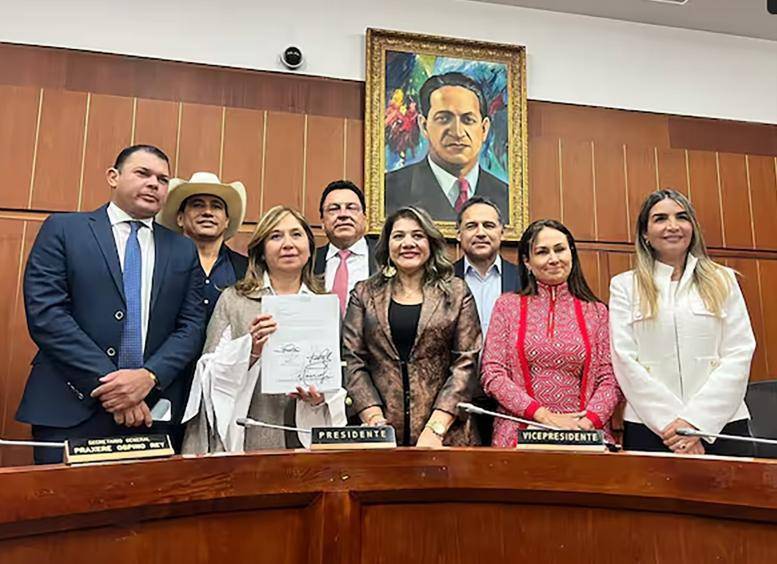 Las cuentas del Gobierno en esa Comisión no dan para evitar el archivo y parece ser que se va a repetir la historia de los nueve votos negativos, solo que esta vez está la consulta popular a la vuelta de la esquina. FOTO cortesía