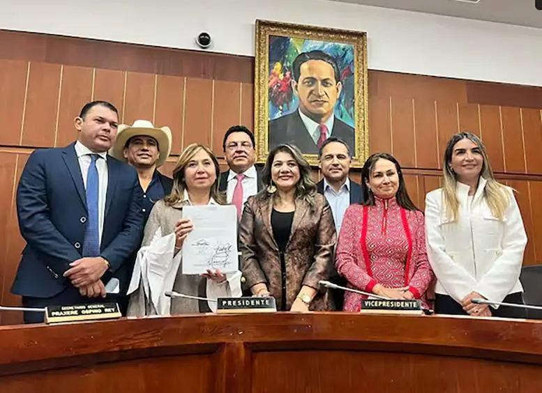 Las cuentas del Gobierno en esa Comisión no dan para evitar el archivo y parece ser que se va a repetir la historia de los nueve votos negativos, solo que esta vez está la consulta popular a la vuelta de la esquina.<b> </b>FOTO<b> cortesía</b>