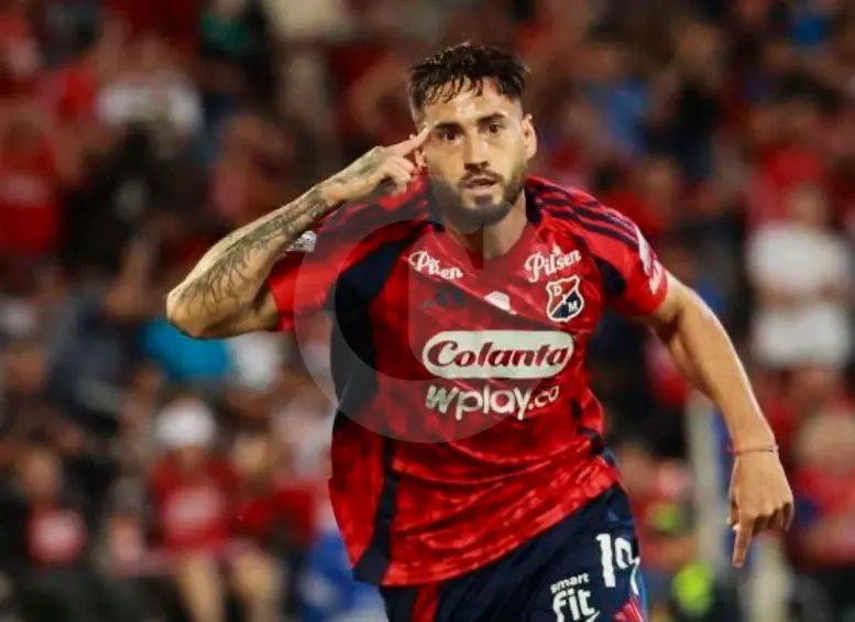 El delantero del rojo Francisco Fydriszewski marcó el primero del DIM en la final ante Santa Fe en el Atanasio Girardot. FOTO MANUEL SALDARRIAGA 