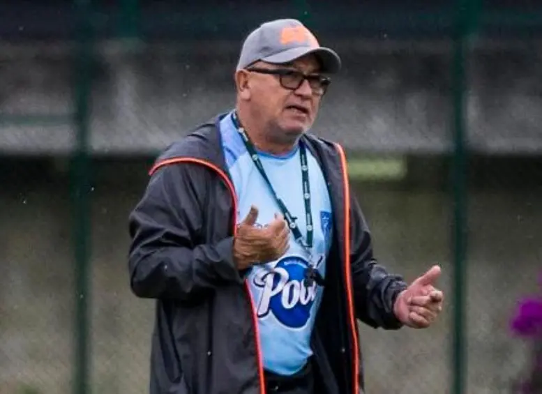El técnico vallecaucano Alberto Suárez quien dirige a Envigado y sueña con regresarlo a la A, habló sobre el caso de Jhon Jáder Durán. FOTO JULIO CÉSAR HERRERA 