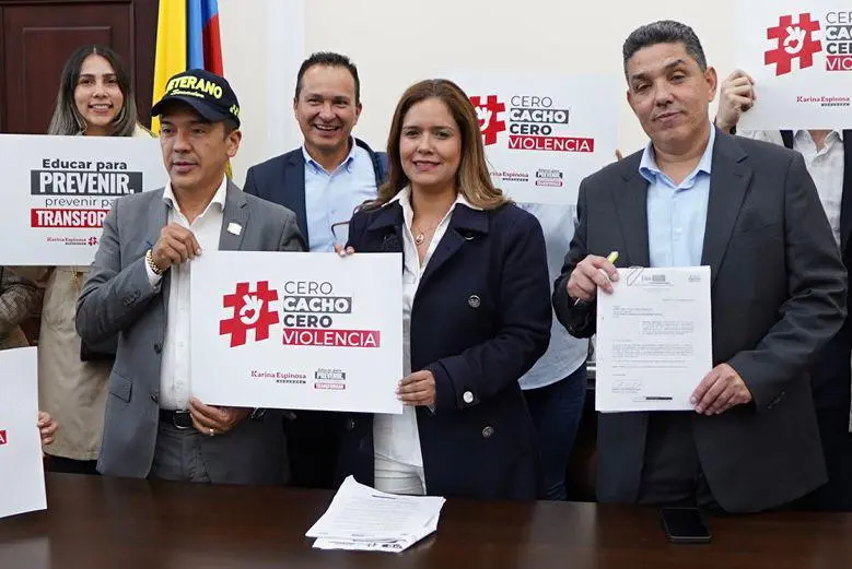 <span class="mln_uppercase_mln">Karina</span><b><span class="mln_uppercase_mln"> Espinosa Oliver, autora del proyecto de ley ‘Cero Cacho’. FOTO: SENADO</span></b>