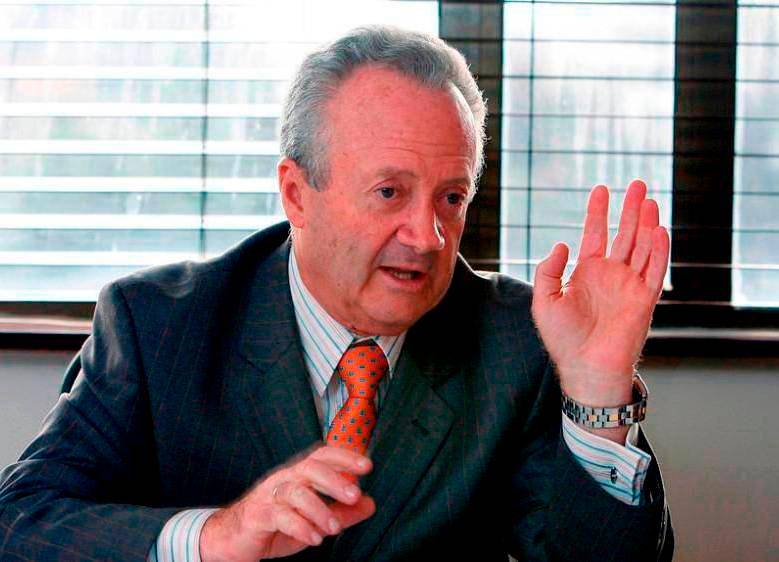 Las cercas de 1.500 vacantes son para las empresas de Arturo Calle ubicadas en diferentes ciudades del país. En la imagen, Arturo Calle. Foto: Colprensa. 