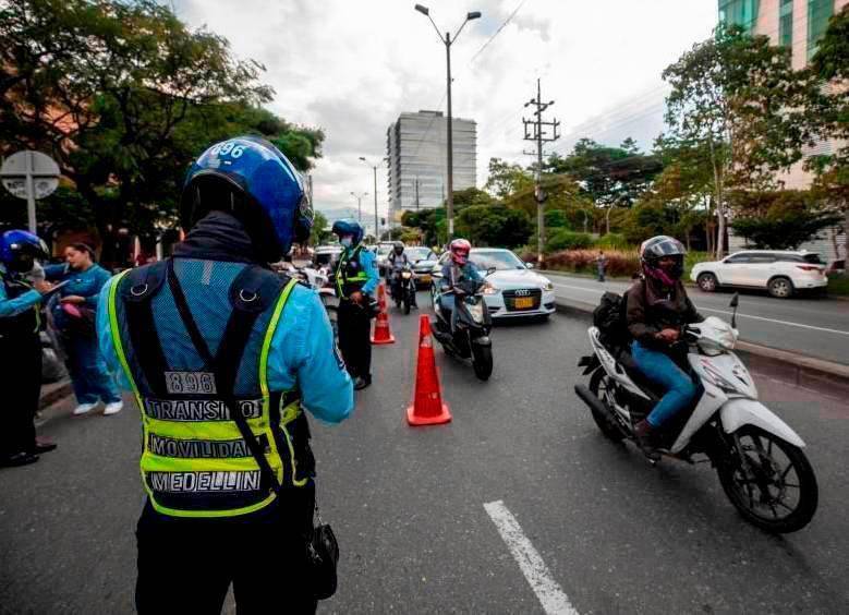 La medida empezará a regir de forma pedagógica por una semana en Medellín. FOTO: EL COLOMBIANO