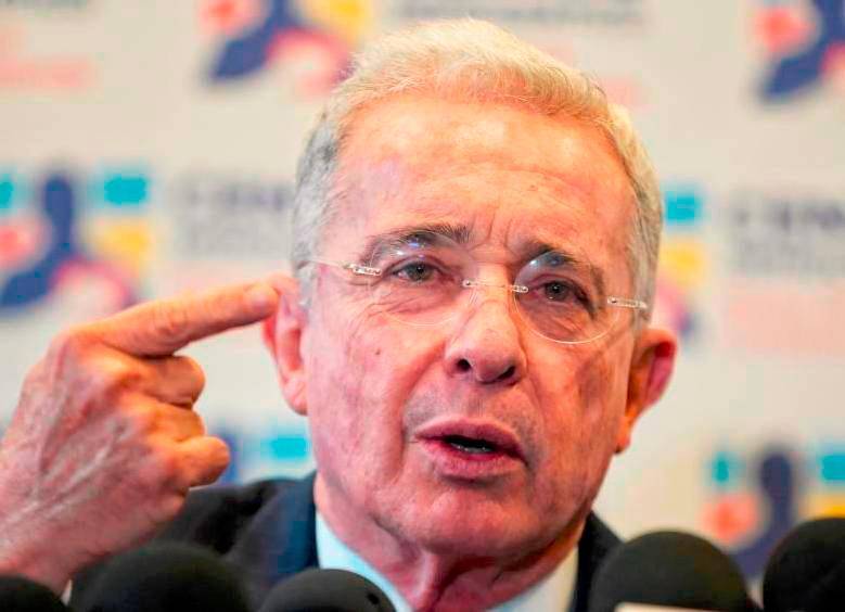El expresidente Álvaro Uribe volvió a pronunciarse sobre la reforma a la salud. Foto: Colprensa