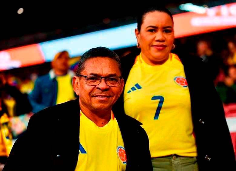 Luis Manuel Díaz Jiménez frecuenta los estadios del mundo cuando juega la Selección Colombia. En el último año se ha convertido en una figura pública. FOTO: CORTESÍA FCF